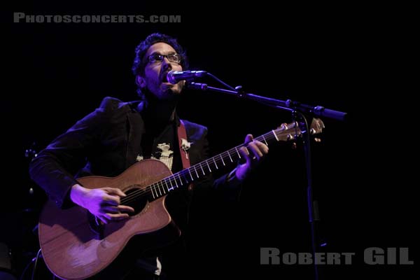 YOAV - 2010-12-04 - PARIS - Cafe de la Danse - 